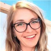 Laureata in lingue per il turismo offre lezioni di inglese, francese e tedesco